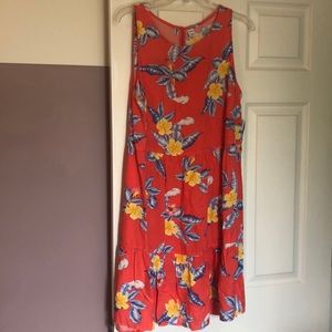 Lightweight sleeveless dress with ruffle